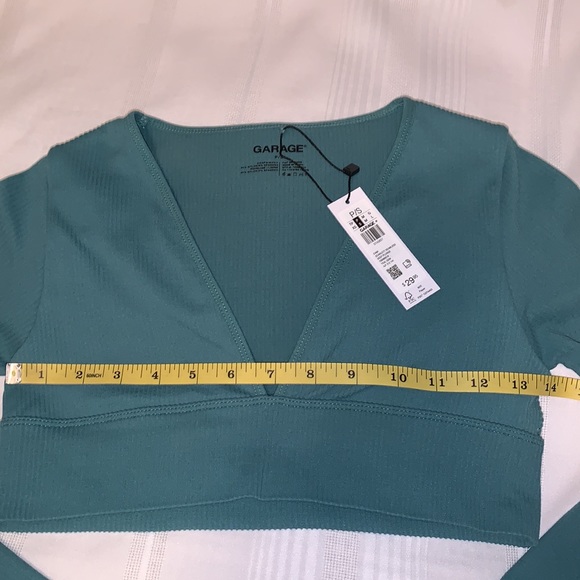 ✨2/$20✨ GARAGE | NWT’s Deep V neck ribbed long sleeve crop top - Picture 5 of 8